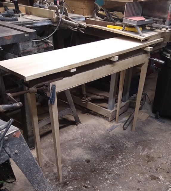 SofaTableBuildThurs.setaside.jpg.92d3d17d70c4ee7e7ec644f68820cd63.jpg