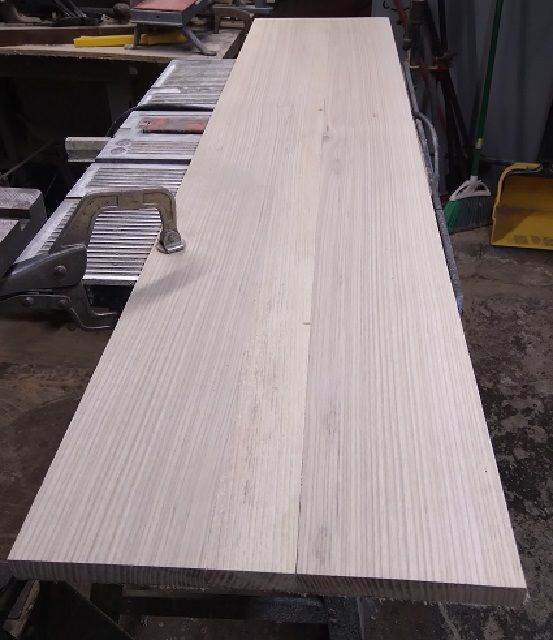 SofaTableBuildTopundersideafter.jpg.9ca67c79ae2d5e5c2acb5544722aff62.jpg