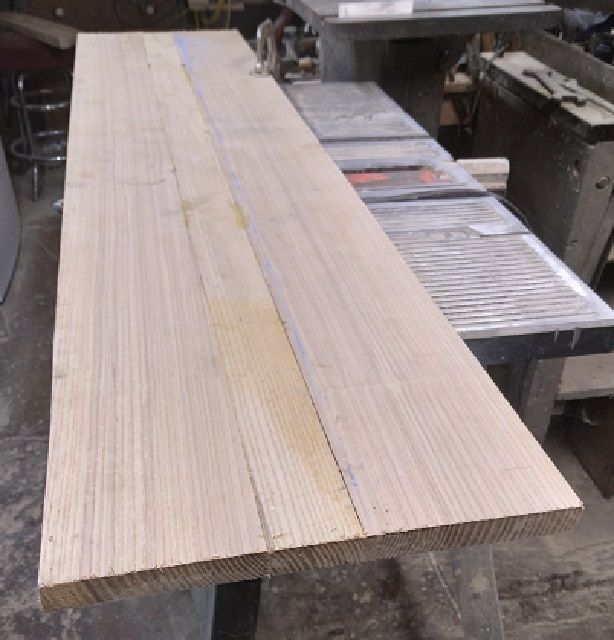 SofaTableBuildTopundersidebefore.jpg.24776cedd087462be2c5d80472286d18.jpg