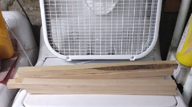 SofaTableBuildshortstretchersmaybe.jpg.e29221a76bdc2f2c55d8cf128fdde356.jpg