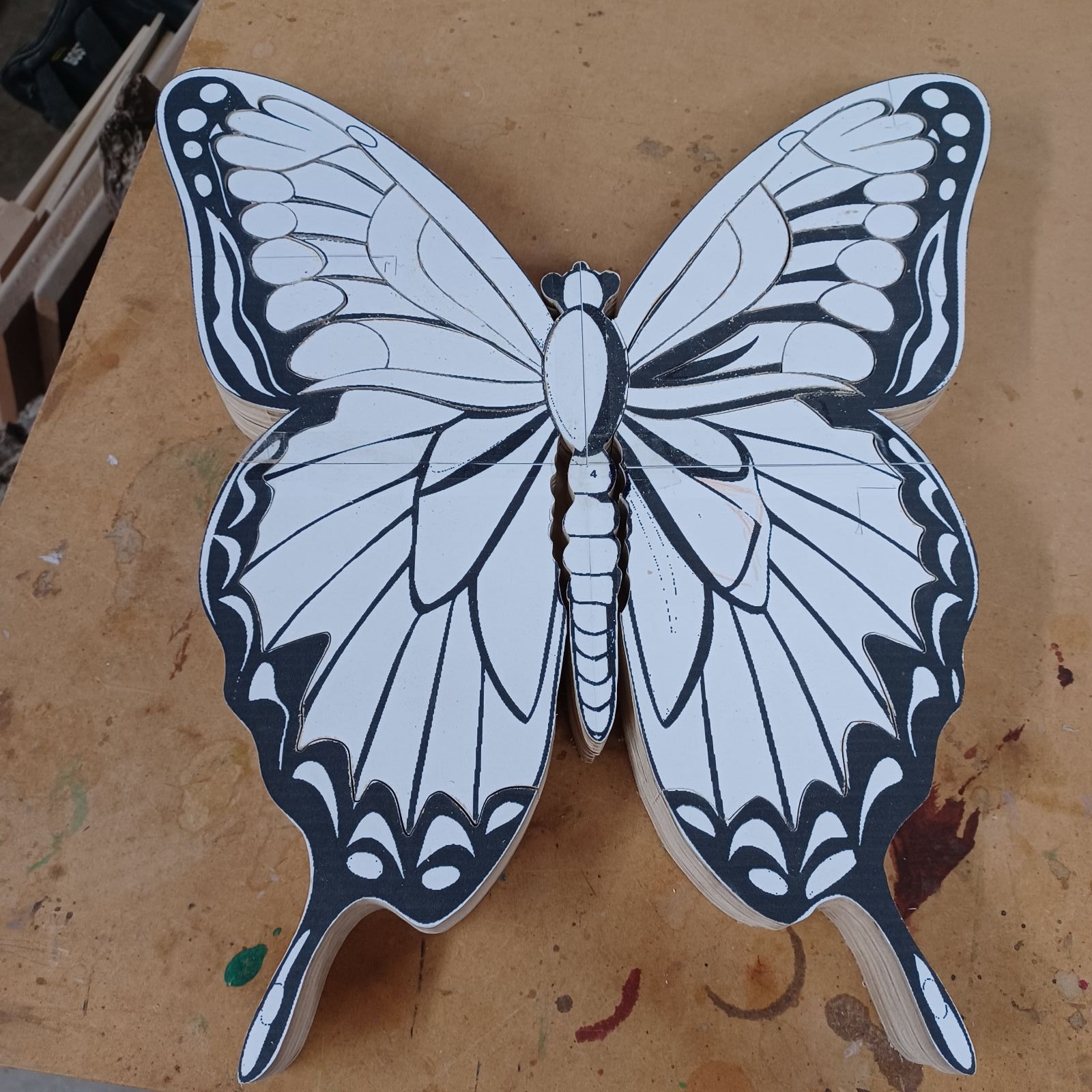 Found a stained glass pattern thats looks good on paper, so
