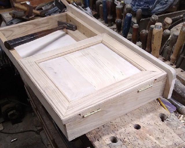 BathroomProjectHingesclosedupfine.jpg.87b4a2e2074da6f5e30717aab55c1584.jpg