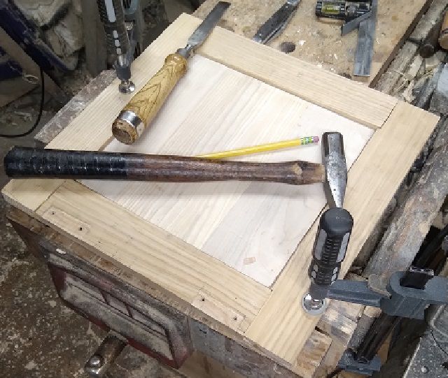 BathroomProjectHingesreadyforhinges.jpg.616265ee626a7117bd75e7c84db4b317.jpg