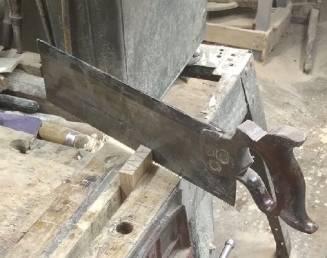 BathroomProjectdovetailssawingaline.jpg.ab47e1753f7ca800e84c2753dc8bf9a2.jpg