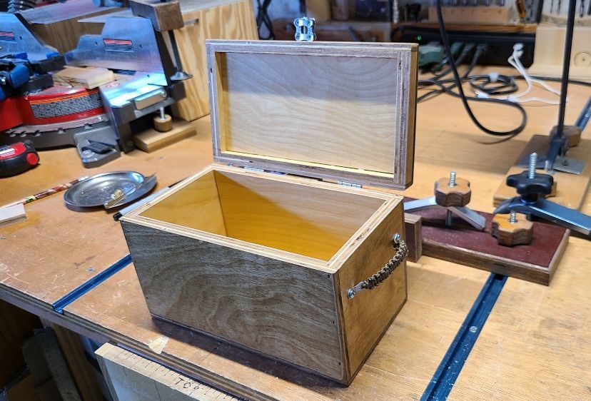 Chain_box1.jpg.583eeb8e5c9ce029d13757c2410475b1.jpg