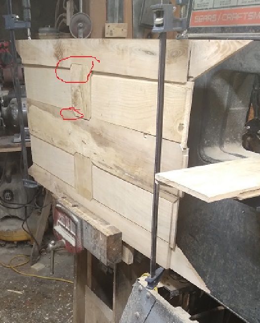 LinenClosetDoor2MTmiddlenotright.jpg.0b406b382b5ee2a8c1652152052f556d.jpg