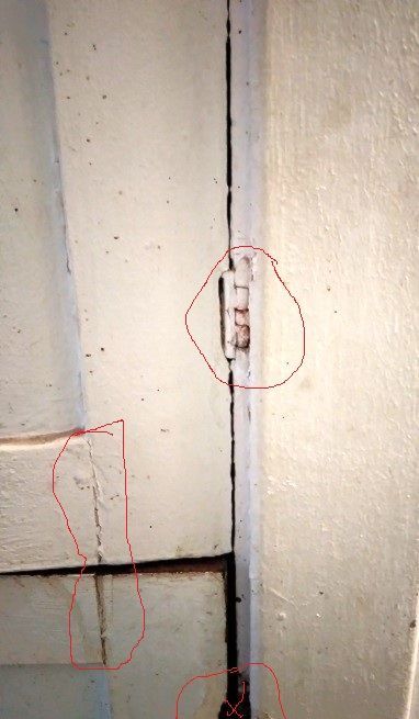 LinenClosetDoor2outsidehinge.jpg.d38bc5d311fbefa797e0d4bd03ac6263.jpg