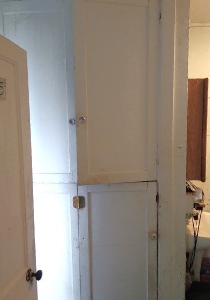 LinenClosetRehabdoorsandTheWall.jpg.d93d4d55eebc705859f4ce08fd0bfed3.jpg