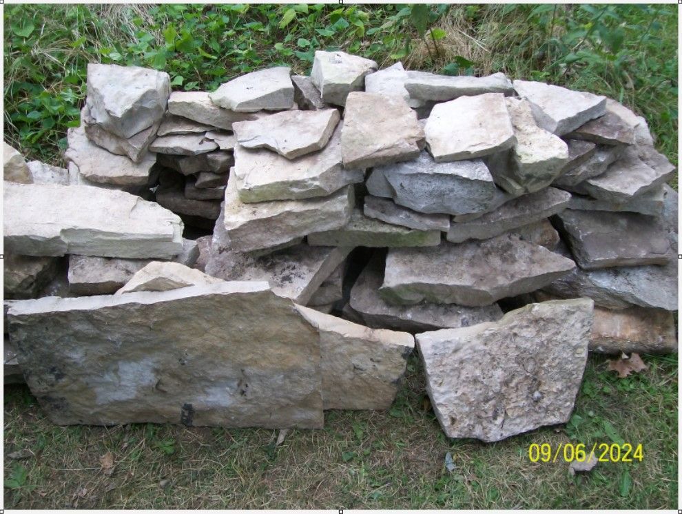 Rockpiles2.jpg.136e64b8439e98d53e27e39c2a617830.jpg