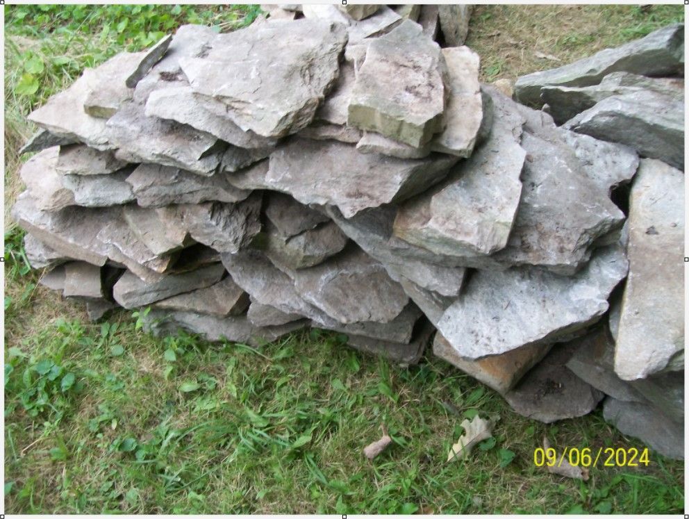 Rockpiles3.jpg.d2520c30d2ae10226ad6a12976cf131e.jpg