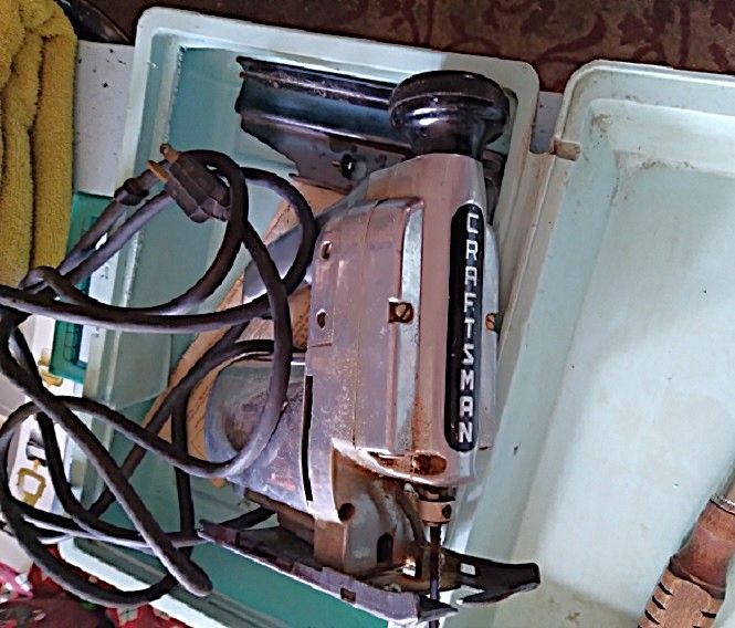 NovemberGarageSaleLogo.jpg.aced9a37070688c394ea1db4dccac2bd.jpg