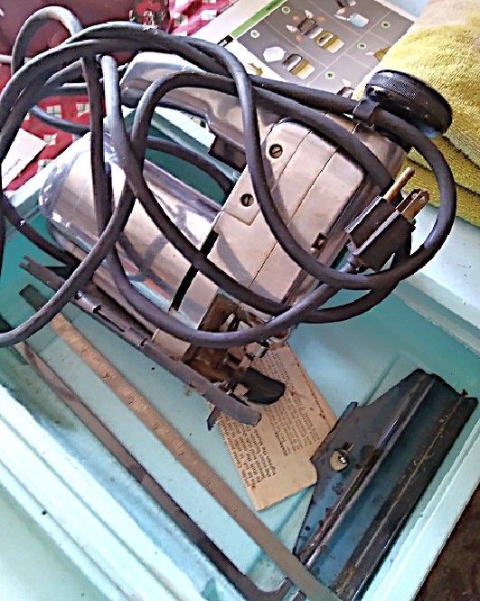 NovemberGarageSalesideview.jpg.8e393f3390aee52a0adb521b904c1c5b.jpg