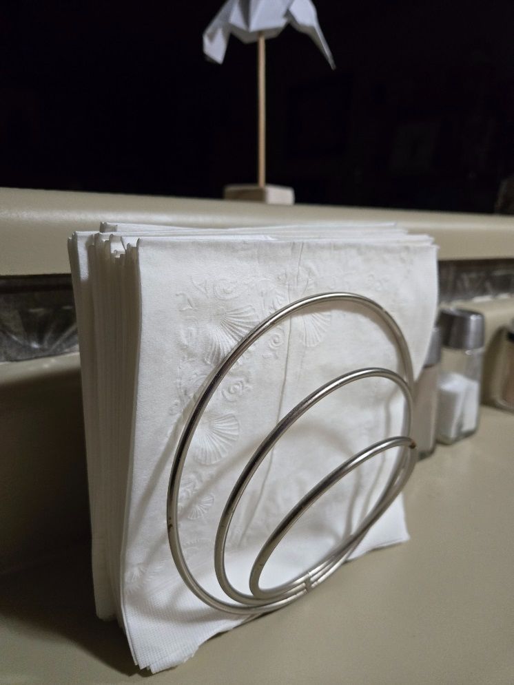 Napkin_old-1.jpg.16f775bccb658e6ec7a150b31b94e655.jpg