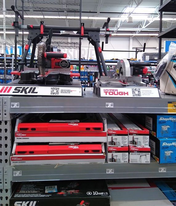 WalMartToolTownStands.jpg.68a7029520d64f719c391cefbc31cef1.jpg