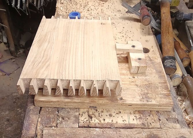 DVDCaseDovetailDayPinsaredone.jpg.cd07b6e56b06467959b485215d1fec0f.jpg