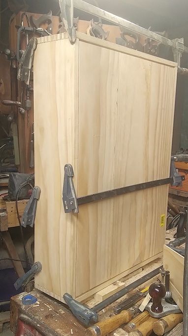 AToolCabinetTuesdayMorningFullDryFit.jpg.3e527cbb53a1b1183f0373a2297b022d.jpg