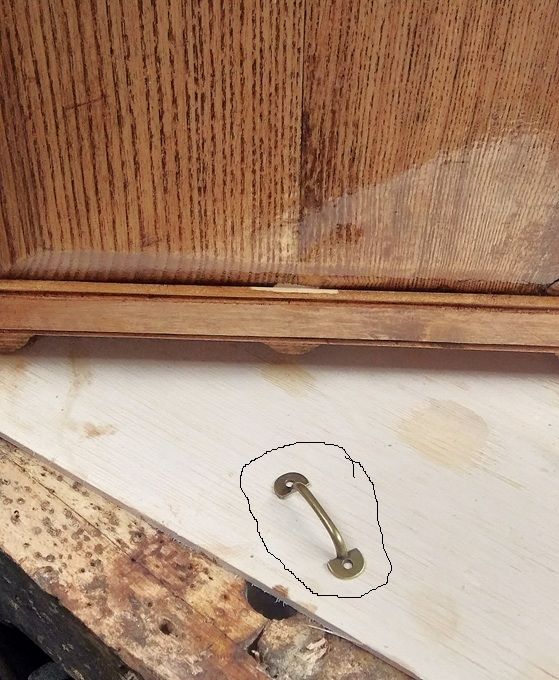 DVDCaseVarnishdoorhandle.jpg.d217b315c6f08fa035d71cf24aeb5952.jpg
