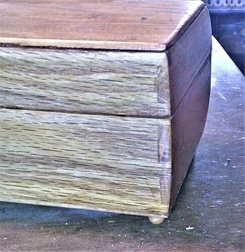 KeepsakeBoxcornerdetails.JPG.c6e60354ab29c5f98214a6b183395d68.JPG