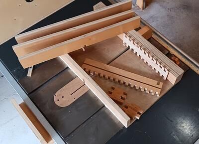 Adjustable Box Finger Joint Sled for Table Saw