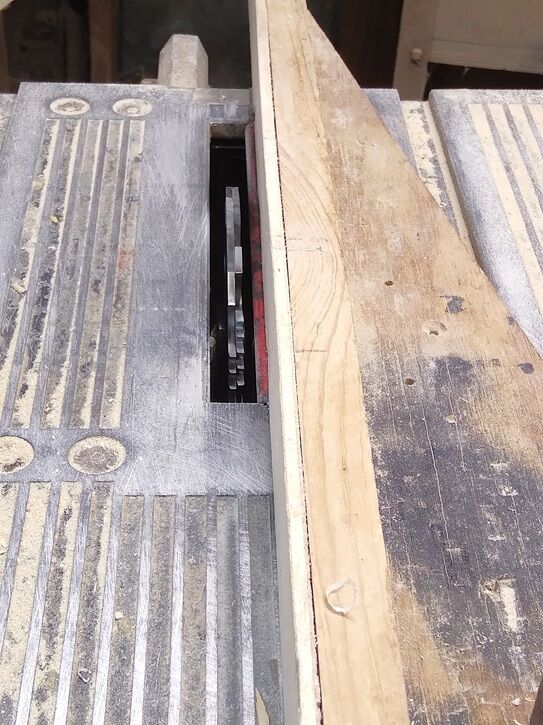 SideboardProj.TopFrameDadoset.jpg.73f6cad66bdd5e7ca790fcbbf7643ac3.jpg
