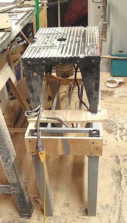 Sideboard Proj., Monday, Slot machine  .jpg