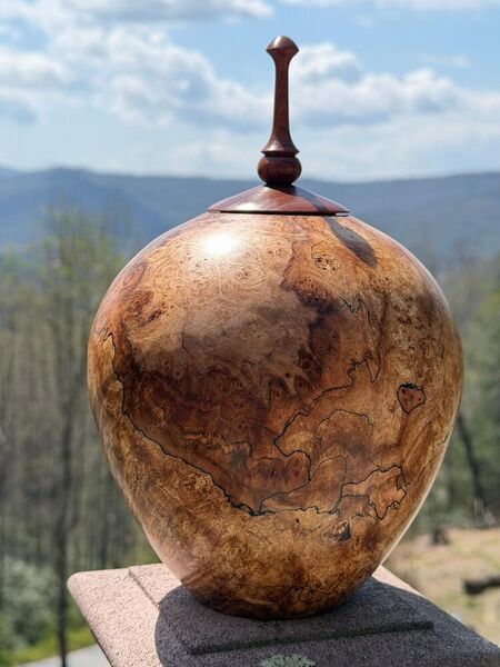 Big Leak Maple urn 1.jpeg