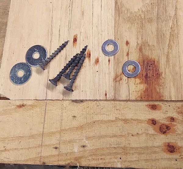 Laundry 29, screws for the top  .jpg