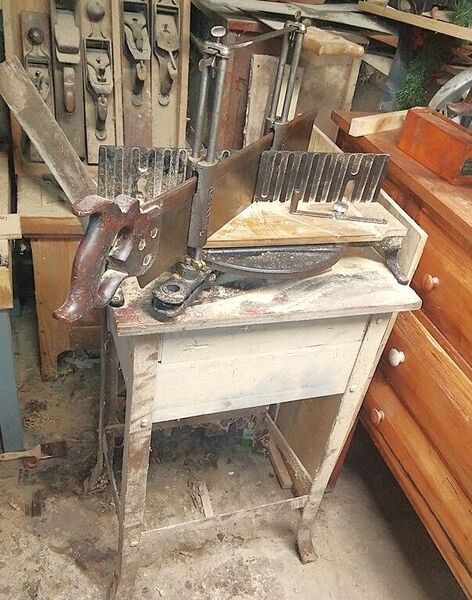 Thin board proj., hinges, Cordless Mitersaw  .jpg