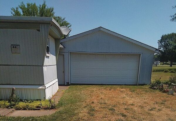 New Home, front of Garage  .jpg