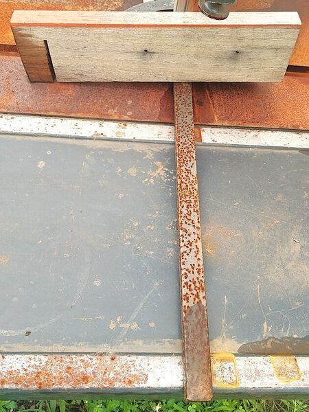 13 AUG Tablesaw, Details, needs a cleaning  .jpg