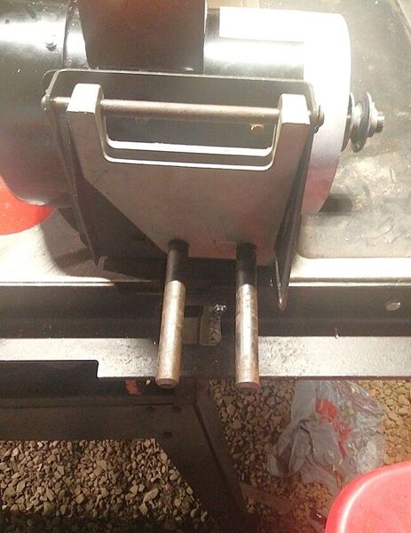 28 Aug, Tablesaw work, guide rods  .jpg