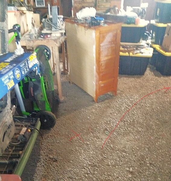 New Woodshop, day 2, something missing  .jpg
