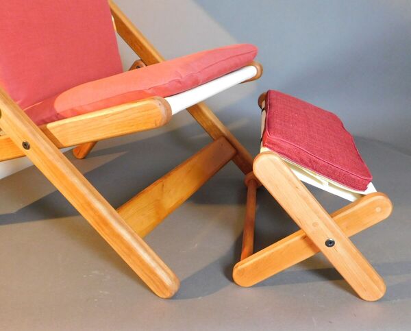 With cushion 2.jpg